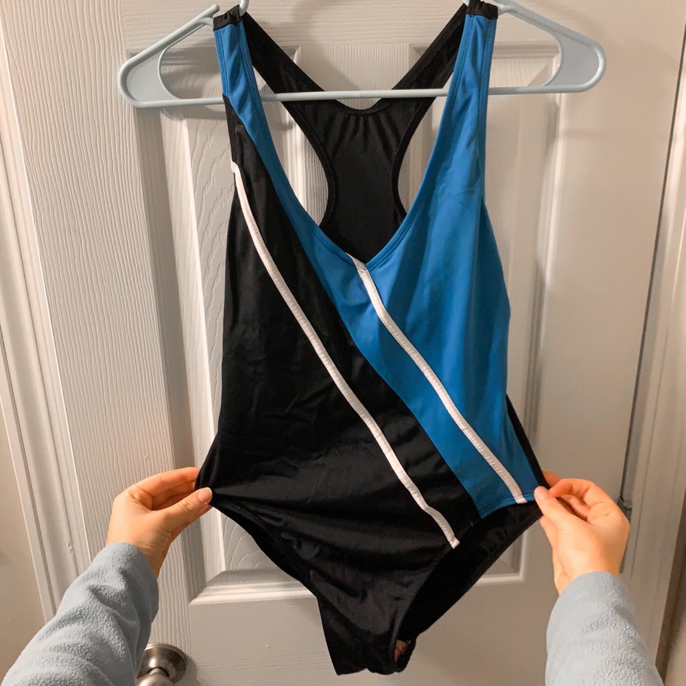 Newport News Black, Blue, and white one-piece racer back swimsuit size 8